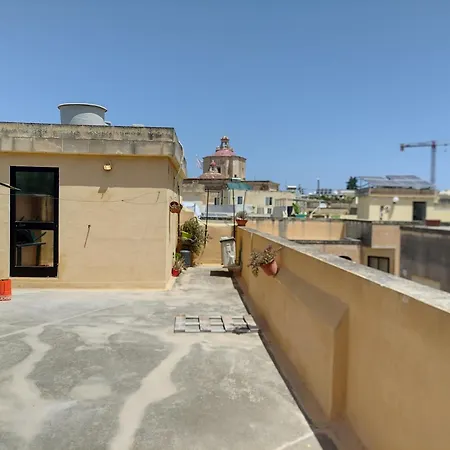 - Studio Flatlet - * Attard